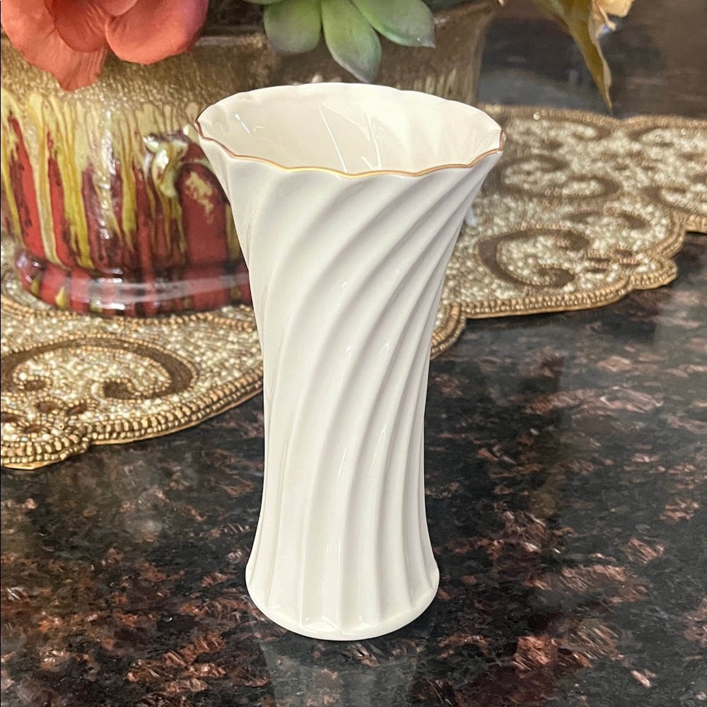 Elegant Lenox Small Fluted Cream Vase